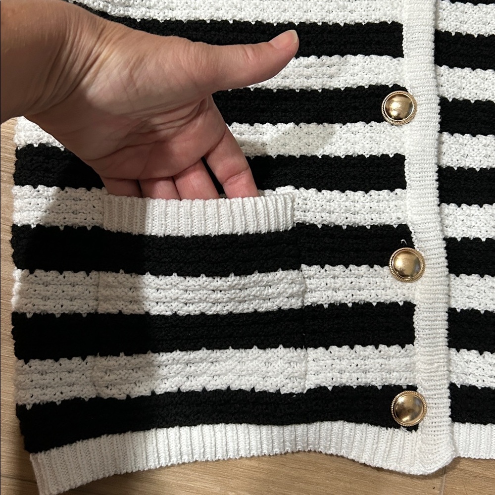 NWT - FREE ASSEMBLY Crochet Cardigan Striped Sweater with Gold Buttons - Picture 7 of 9